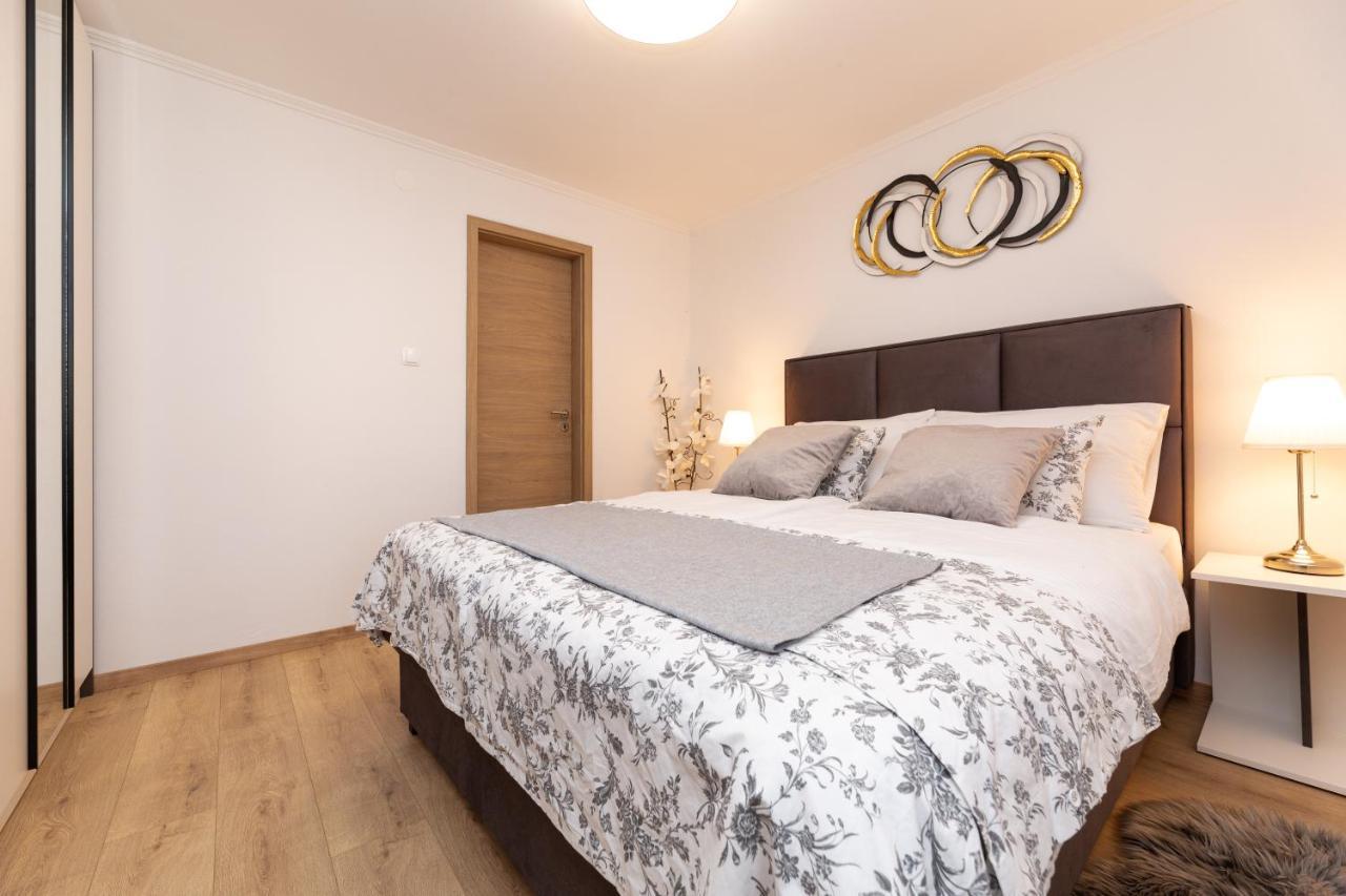 Apartment Miko Sveti Ivan Dobrinjski Eksteriør billede