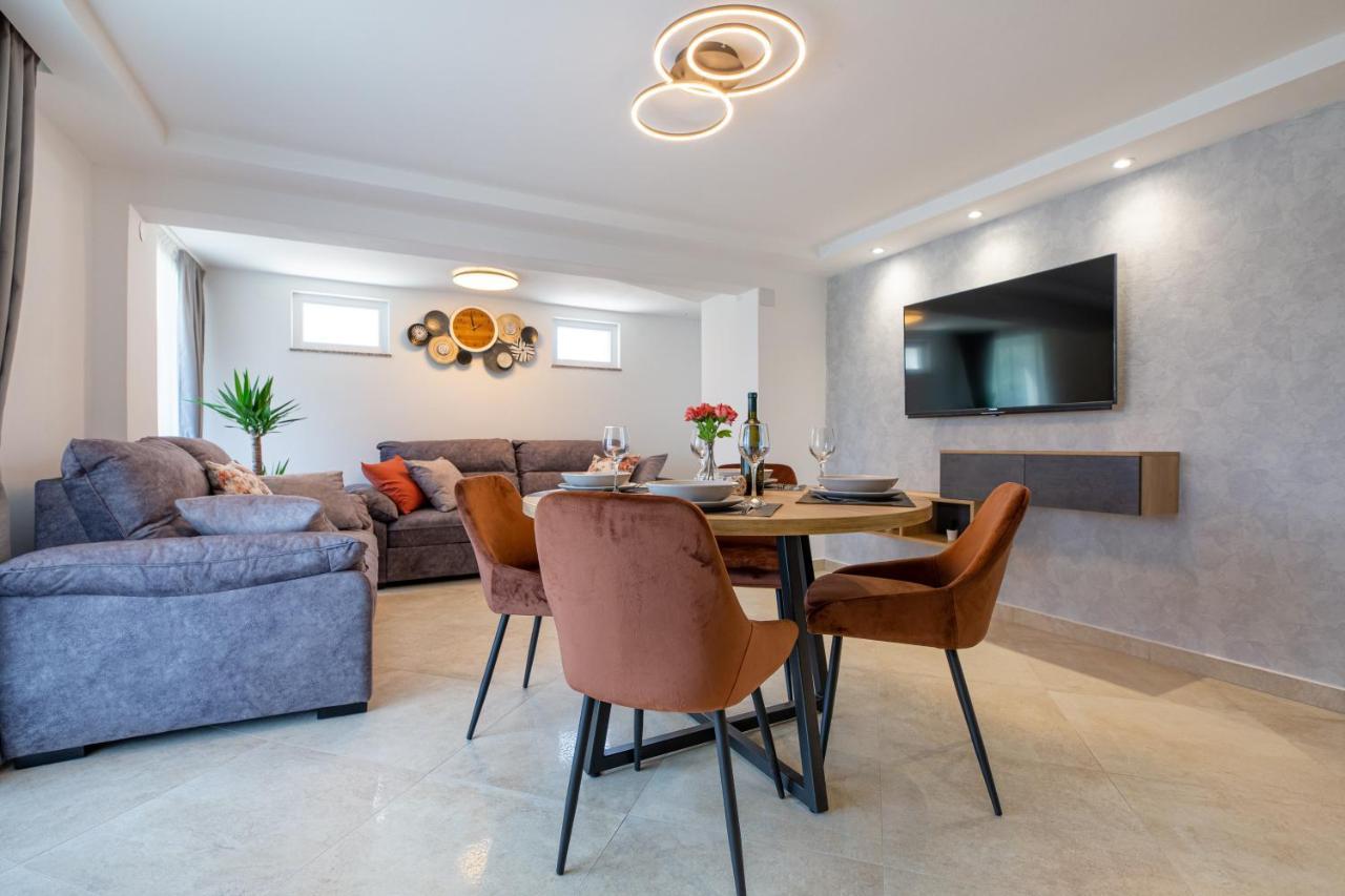 Apartment Miko Sveti Ivan Dobrinjski Eksteriør billede